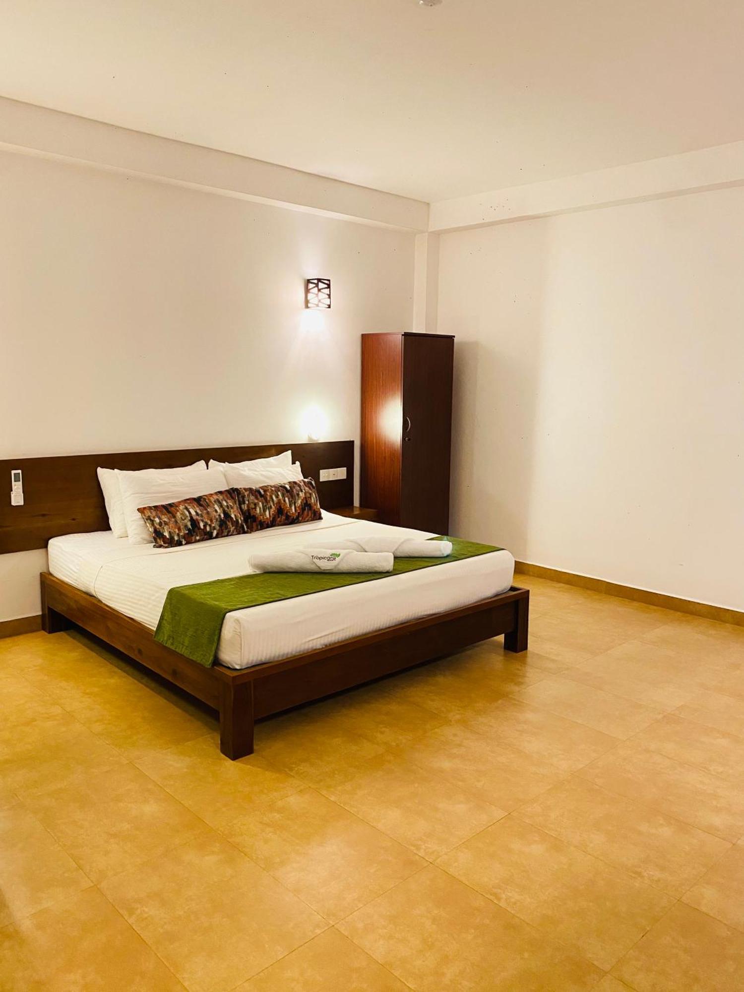 Tropicara Resort 시기리야 외부 사진