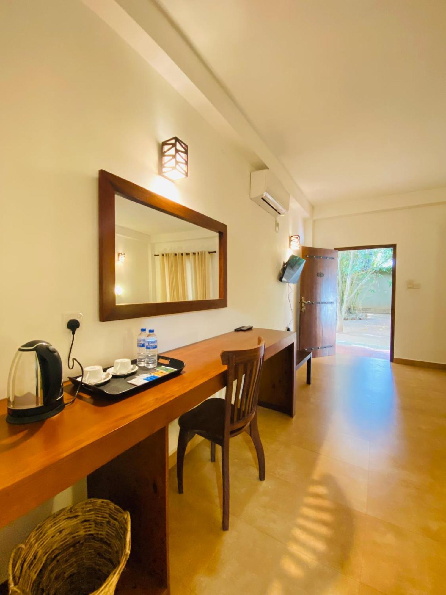 Tropicara Resort 시기리야 외부 사진