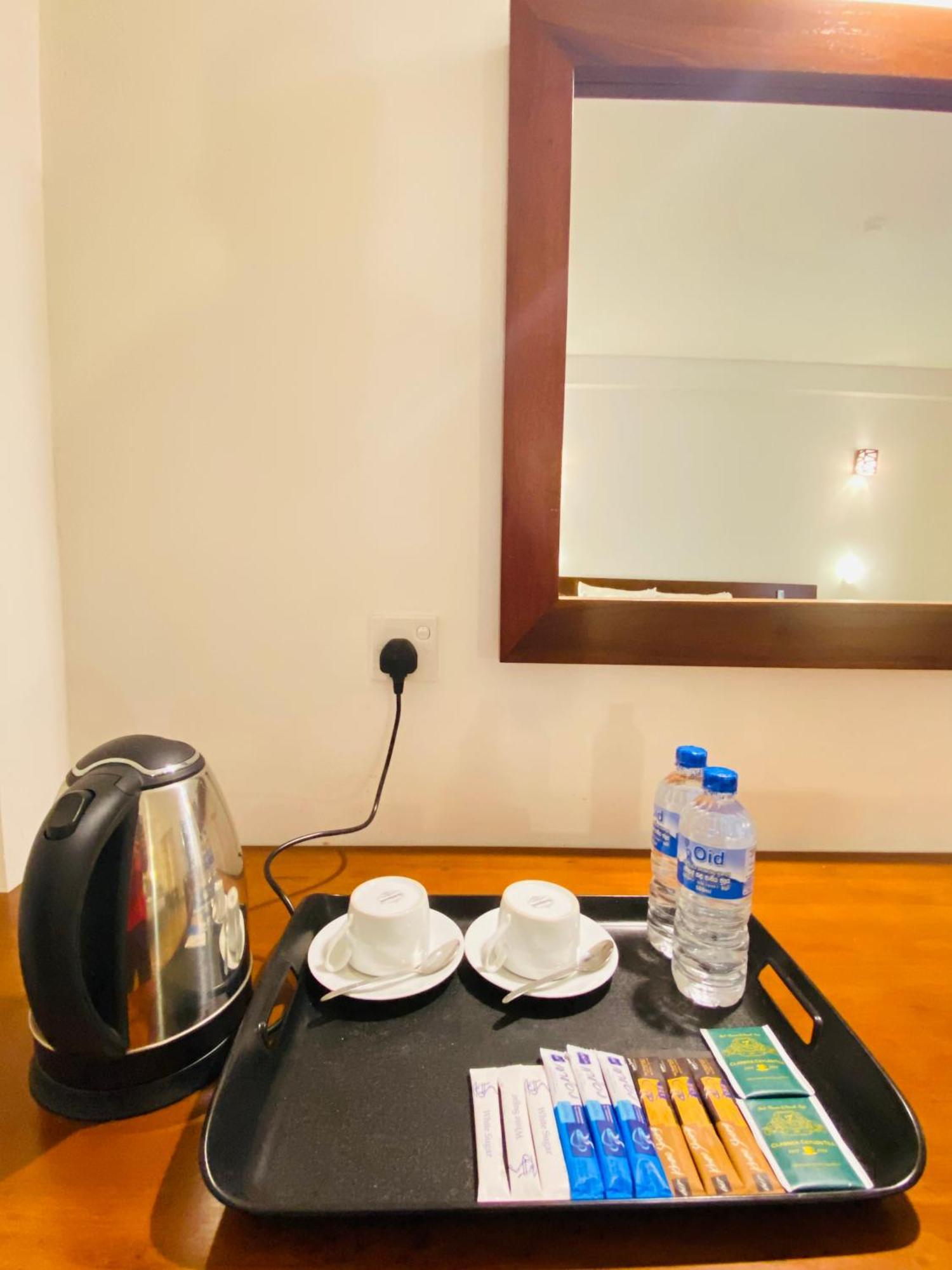 Tropicara Resort 시기리야 외부 사진